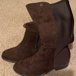 Girl size 12 Brand New Boots. Been Stored And Now Dont Fit
